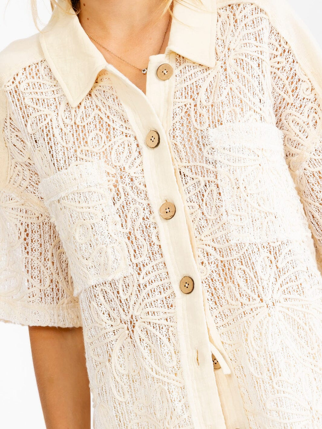 WOMEN'S SHORT SLEEVE BLOUSE & ELASTIC WAIST SHORTS CONTRAST CROCHET 2PC. SET - The Garment Garden Boutique