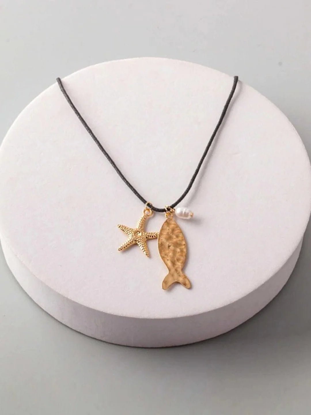 STAR & FISH PENDANT NECKLACE - The Garment Garden Boutique