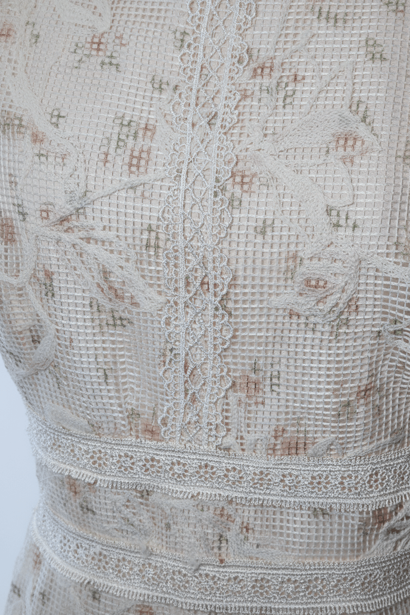 Arose Lace Mini Dress - The Garment Garden Boutique